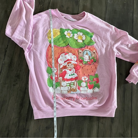 Strawberry Shortcake Crewneck Sweatshirt - Size Large - Picture 10 of 11